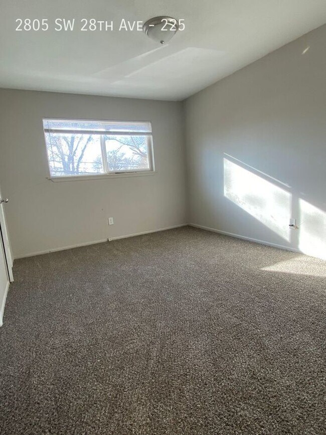 Building Photo - 2805 SW 28th Ave