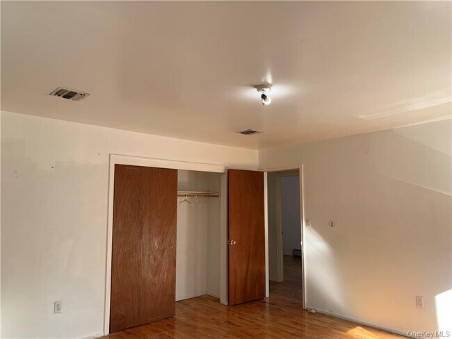 Building Photo - 3 Rella Dr