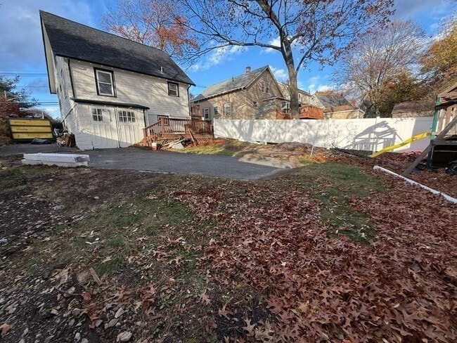 Building Photo - 194 Fells Ave