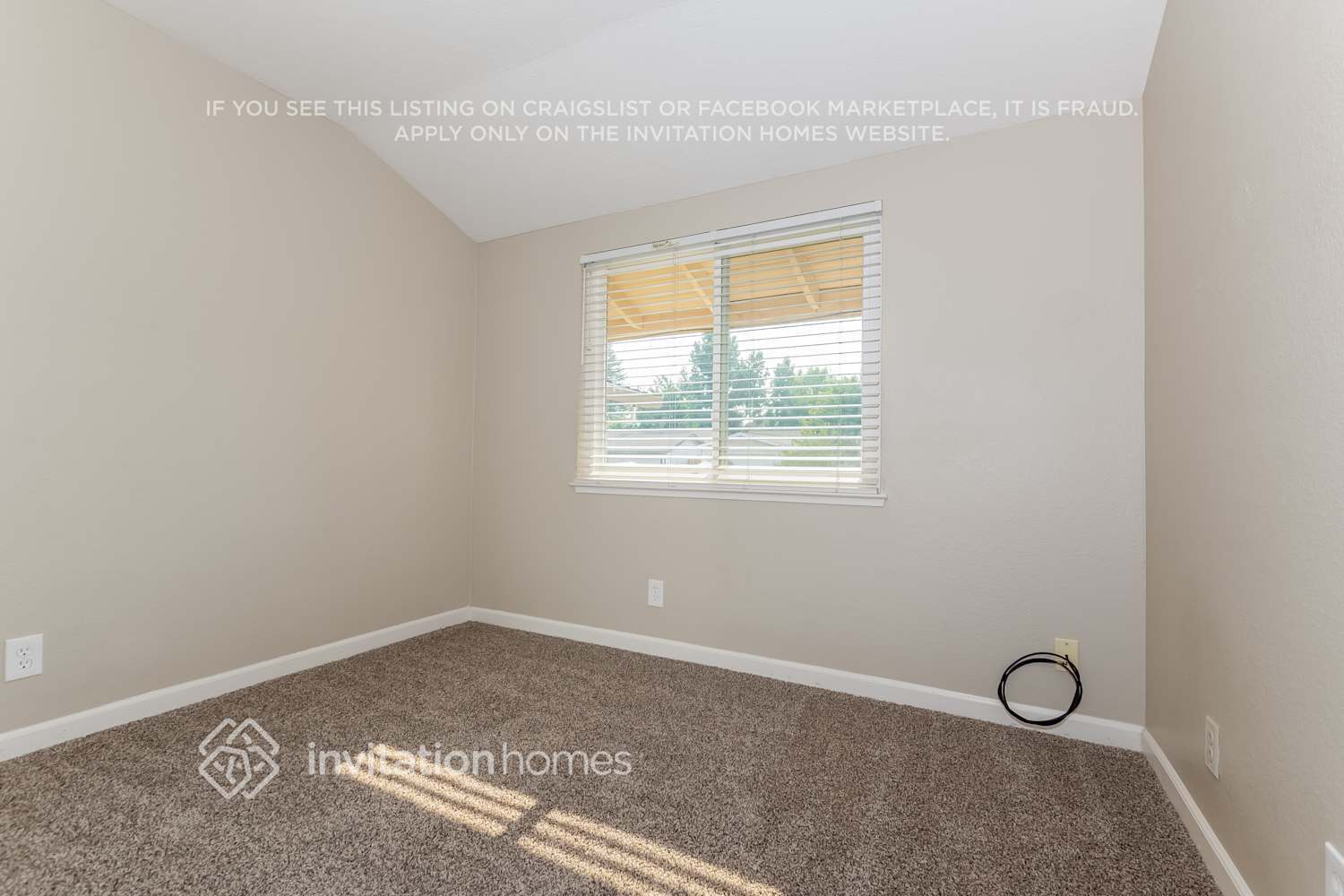Building Photo - 1214 Cresthaven Dr