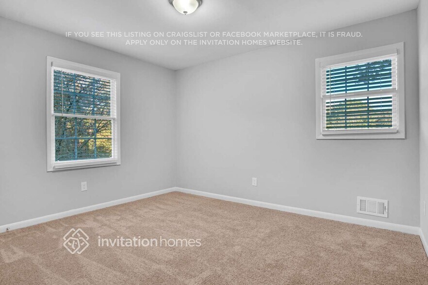 Building Photo - 1658 Pine Glen Cir
