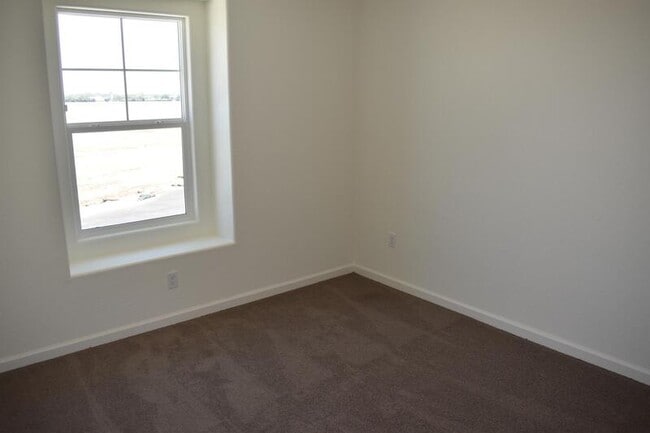 Building Photo - 708 Athena Dr