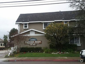 Building Photo - 725 W Fletcher Ave