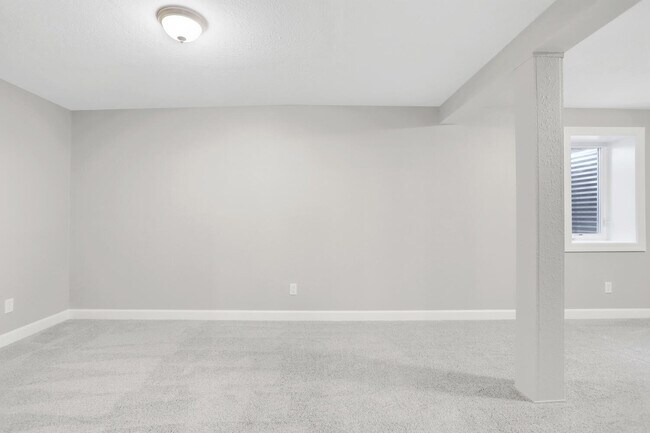 Building Photo - 1101 E Pin Oak Dr