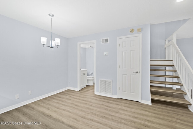 Building Photo - 8753 Live Oak Ct