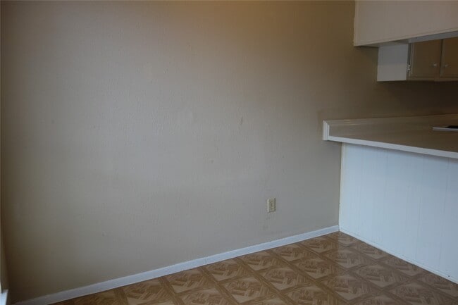 Building Photo - 722 Stephanie Dr