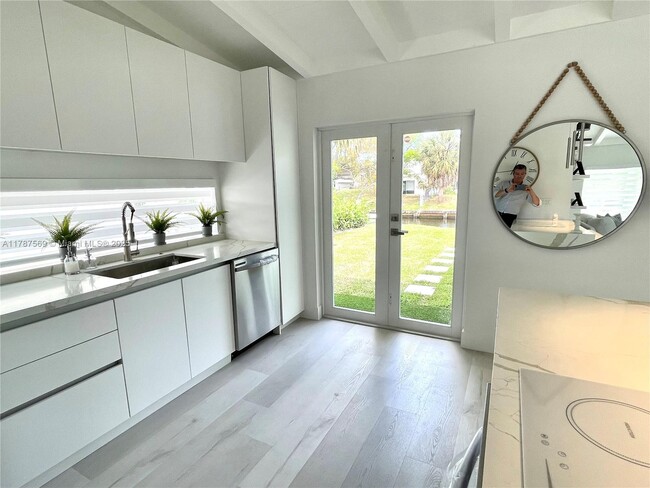 Building Photo - 2424 Tortugas Ln