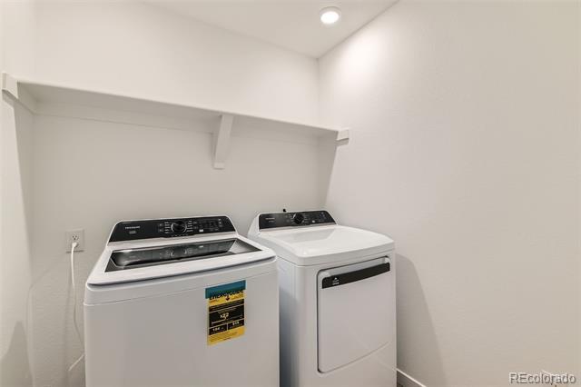 Building Photo - 4858 Astor Pl