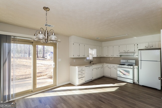 Building Photo - 1070 Salisbury Trail