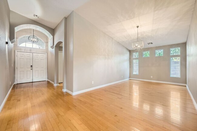 Building Photo - Great Henderson Single Story Home