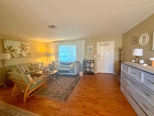 Building Photo - 5840 Tanglewood Dr NE