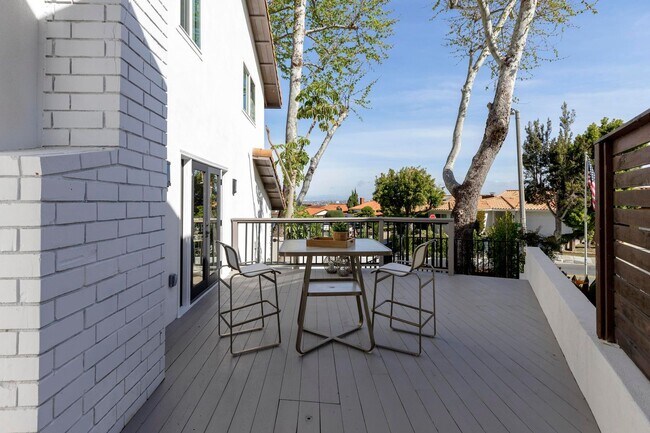 Building Photo - **3900 Paseo De Las Tortugas Torrance** Spacious 4 bedroom 3 bath with beautiful view!