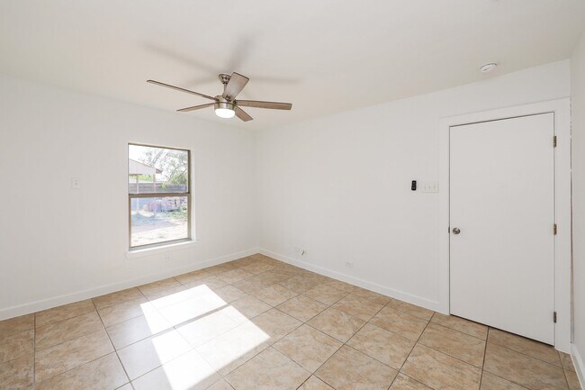 Building Photo - 2610 Springfield Ave