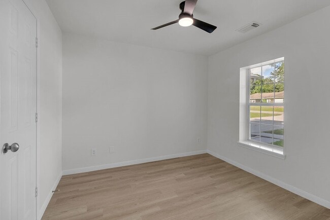 Building Photo - 16413 Danika Oak
