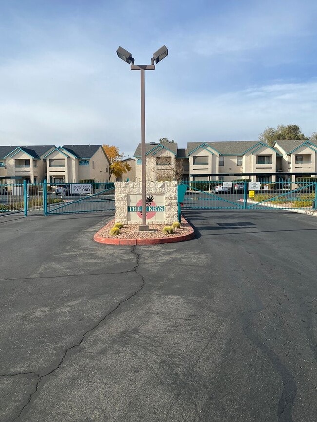 Building Photo - AMERICANA Property Mgmt - 1 bed Condo in Gated Community near The Strip