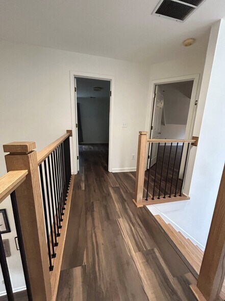 Upstairs - 515 Bally Claire Ln