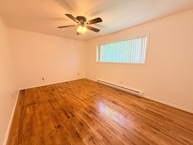 Building Photo - Update 2 Bedroom with Fenced Yard and Water/ Swear & Garbage Paid!