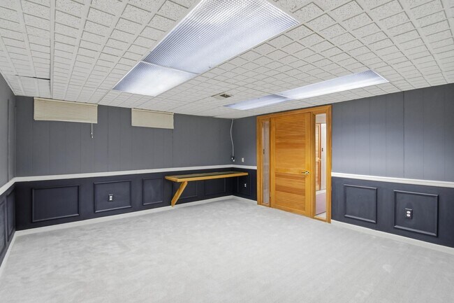 Building Photo - 1234 S Timberview Trail