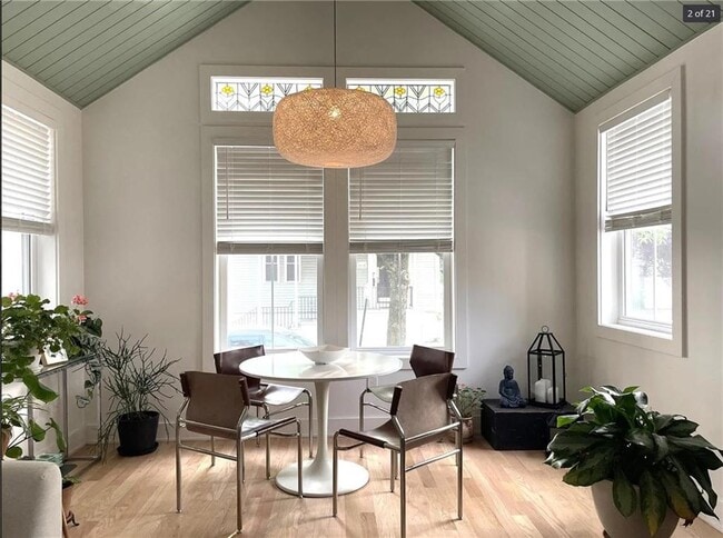 Building Photo - 137 Almy St