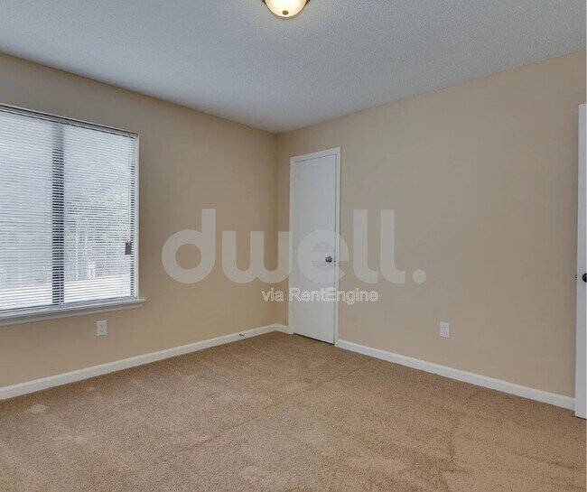 Building Photo - 3508 Woodlake Rd