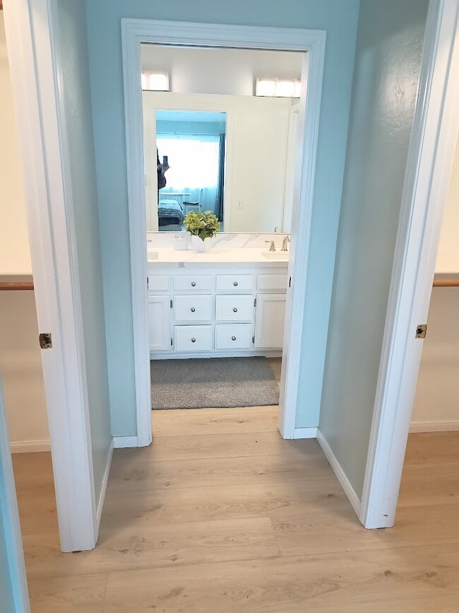 Building Photo - 1620-1624 York Dr