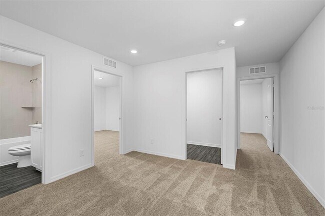 Building Photo - 552 Bay Leaf Dr