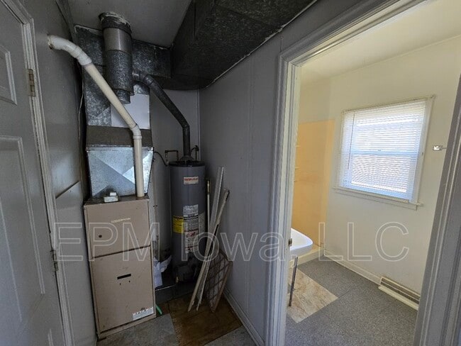 Building Photo - 158 S Roosevelt Rd