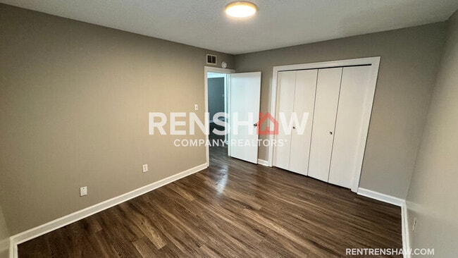 Building Photo - 3212 13 Colony Mall