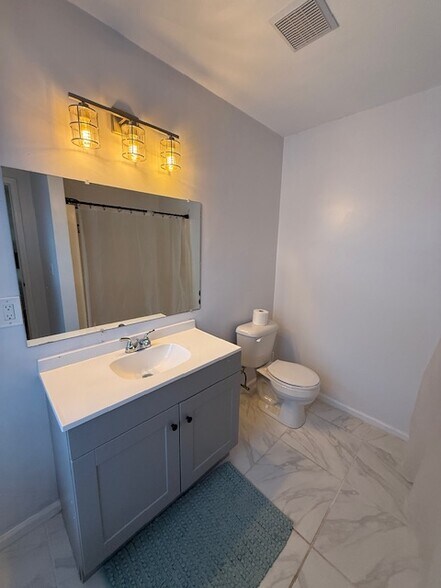 Building Photo - 2733 Crosswinds Dr