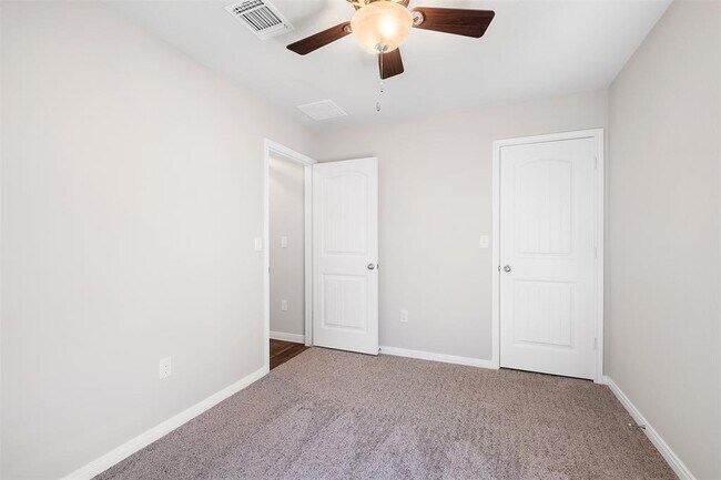 Building Photo - 117 Cranbrook Ln