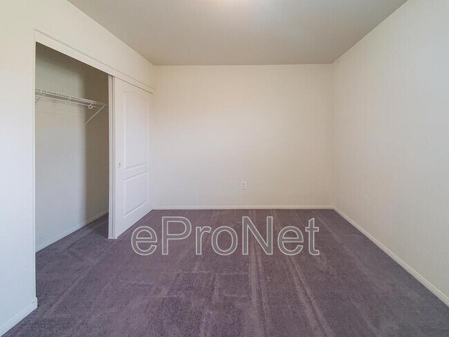 Building Photo - 3314 Cave Primrose St