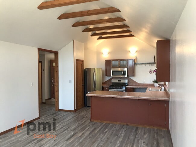 Building Photo - 539 Palms Dr