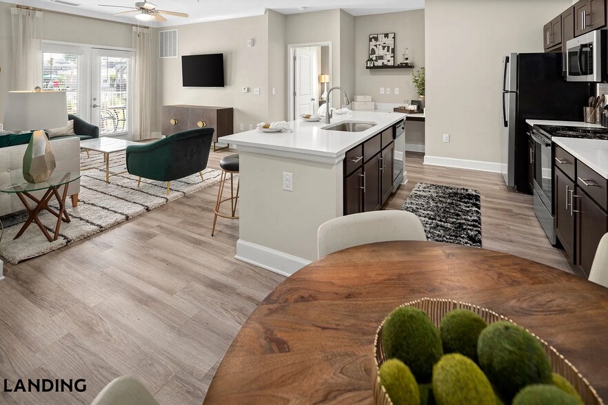 Building Photo - 195 N Creek Dr