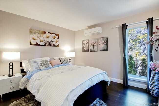 Building Photo - 26 Summit Cir Dr