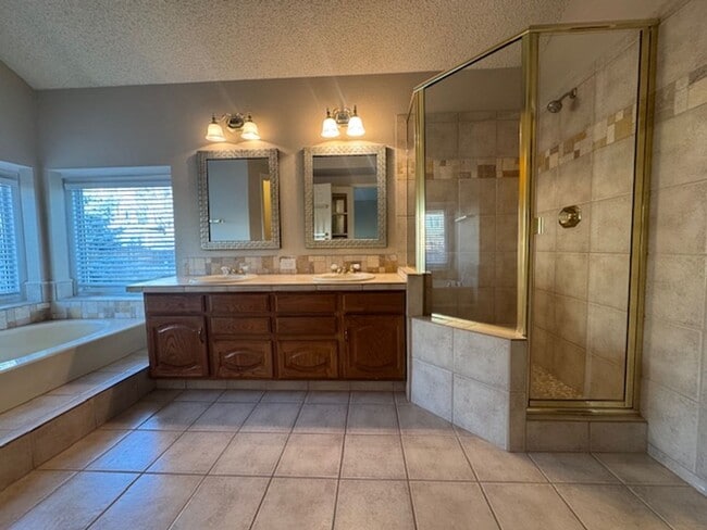 Building Photo - 3540 Cranswood Way