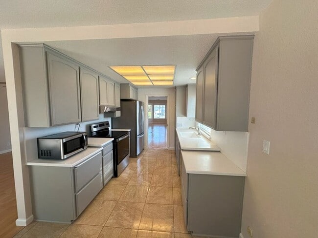 Building Photo - Nor Cal Realty, Inc. - 3 Bedroom 2  Bath w...