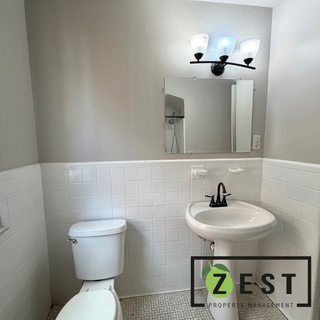 Building Photo - Amazing 3 bed 1 bath Home