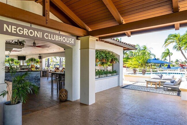 Building Photo - 10730 NW 66th St