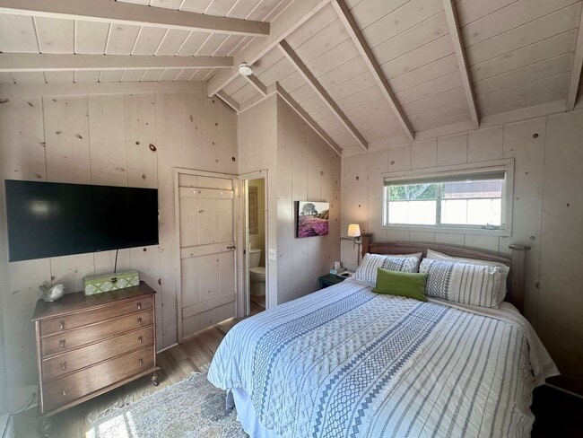 Building Photo - Idyllic Fully Furnished Cottage in Asilomar Dunes Available Monthly