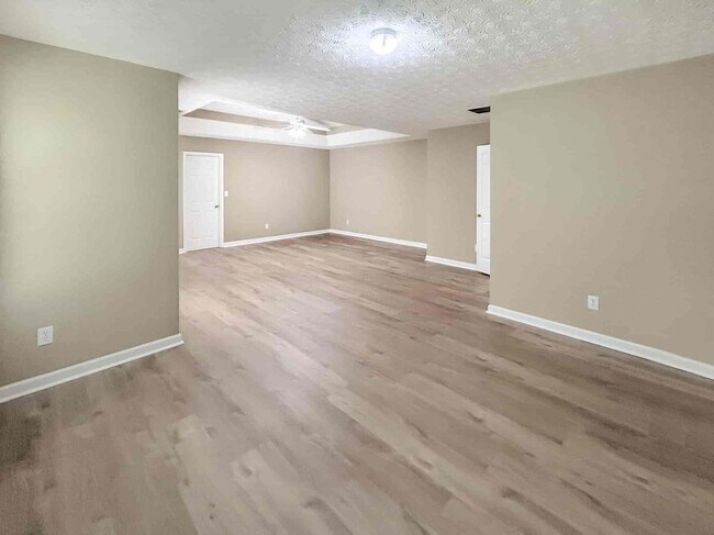 Building Photo - 6090 Farmwood Way SE
