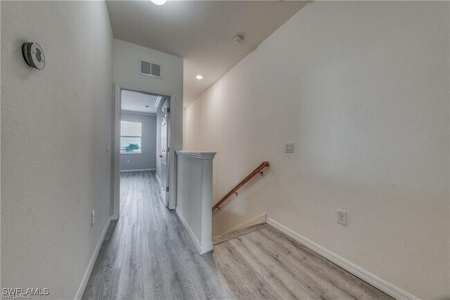 Building Photo - 2656 Blossom Wy