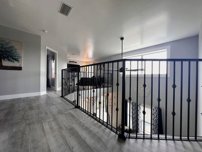 Building Photo - 421 Cabello Dr