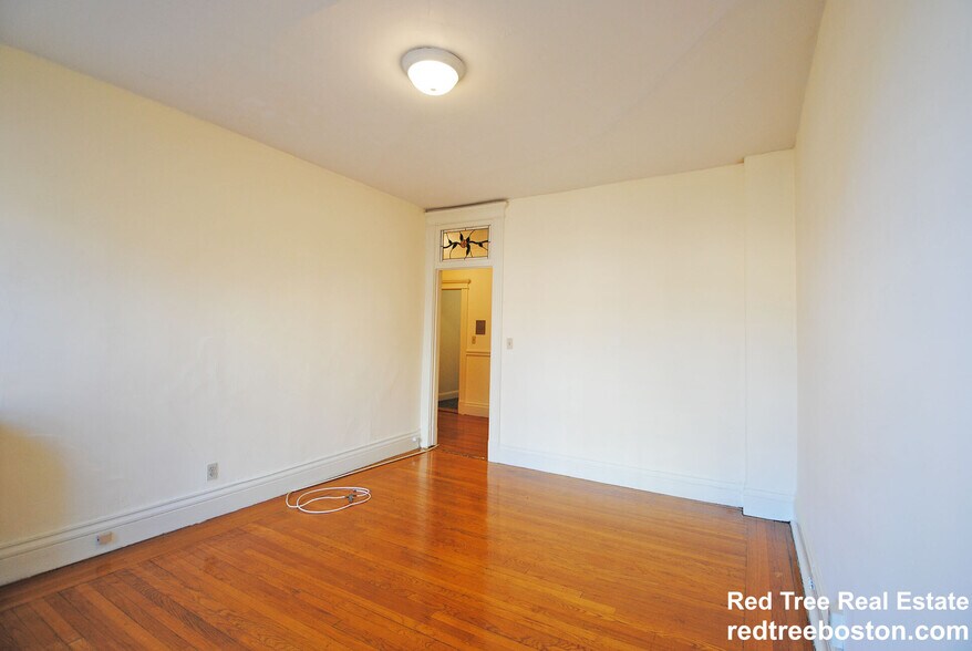 Building Photo - 19 Queensberry St