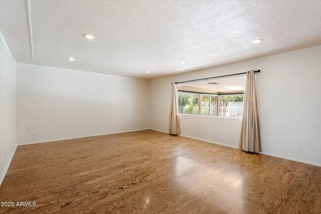 Building Photo - 5019 E Rovey Ave