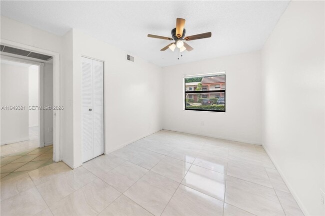 Building Photo - 20905 NE 8th Ct