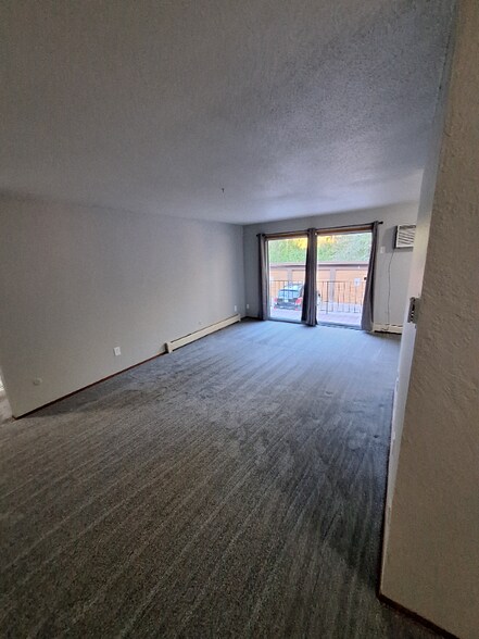 Building Photo - 1676 English St