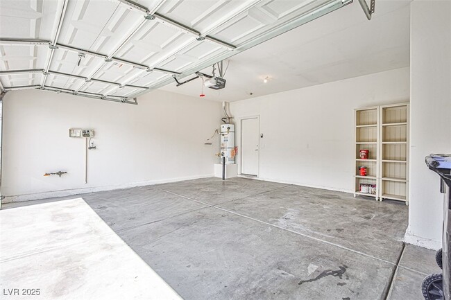 Building Photo - 375 Center Green Dr