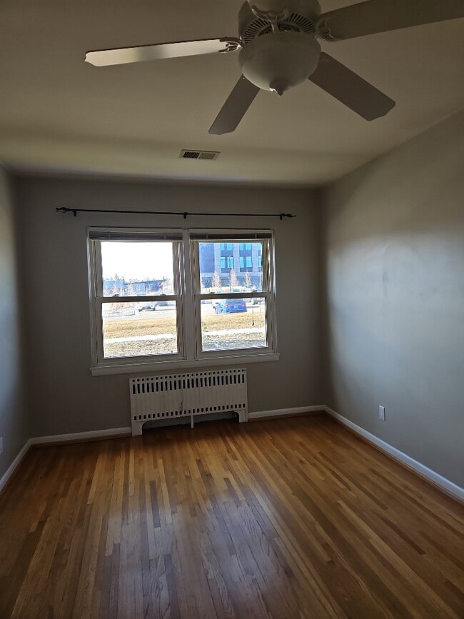 Building Photo - 2520 Deming Blvd