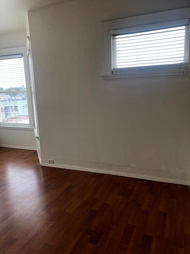 Building Photo - 1 bedroom in San francisco CA 94117