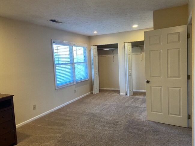 Building Photo - 3134 High Ridge Dr